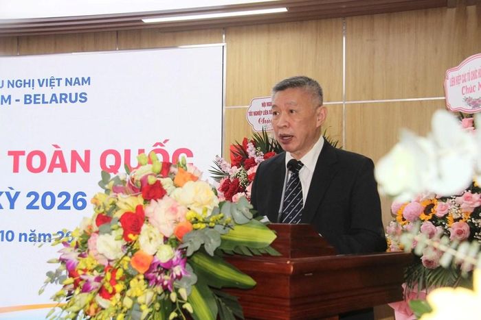 Chủ tịch Hội Hữu nghị Việt Nam - Belarus khóa IV Nguyễn Tuấn Phong trình bày báo cáo công tác nhiệm kỳ vừa qua