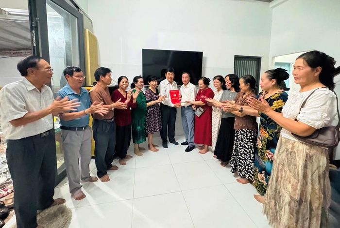 CLB Dân ca và Chèo Rạch Giá nhận quyết định thành lập, trực thuộc Hội Người cao tuổi phường Rạch Giá, chiều 23.10
