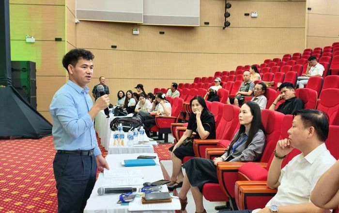 Cục trưởng Nguyễn Xuân Bắc trao đổi các vấn đề liên quan đến công tác chuẩn bị cho Lễ khai mạc