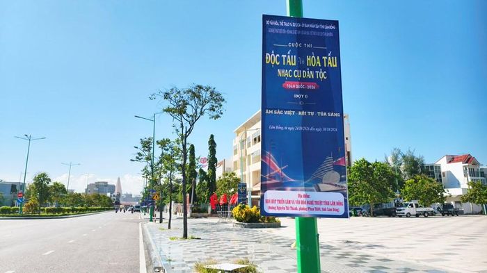 Pano tuyên truyền, giới thiệu về cuộc thi được treo trên các tuyến đường