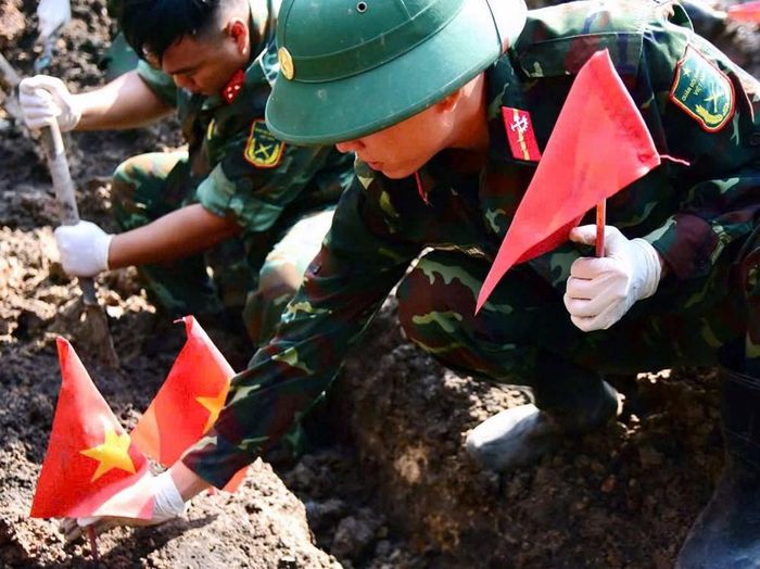 Công tác tìm kiếm, quy tập hài cốt liệt sĩ đang tiếp tục được triển khai với tinh thần trách nhiệm cao