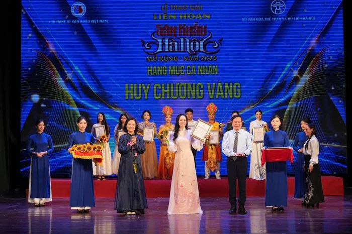 Các nghệ sĩ được trao Huy chương vàng hạng mục cá nhân
