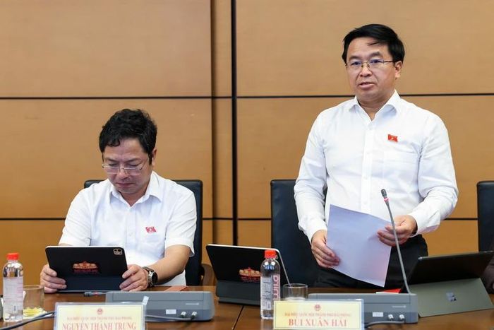 Đại biểu Bùi Xuân Hải góp ý tại phiên thảo luận tổ sáng 24/10 - Ảnh: chinhphu.vn/Nhật Bắc