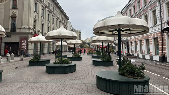 Phố cổ Arbat ngày nay. (Ảnh: THÙY VÂN)