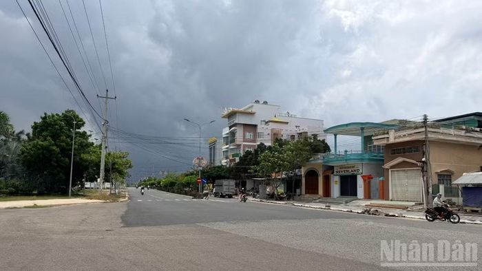 Liên Hương chú trọng đầu tư hạ tầng để thu hút doanh nghiệp. (Ảnh: THANH HẢI)
