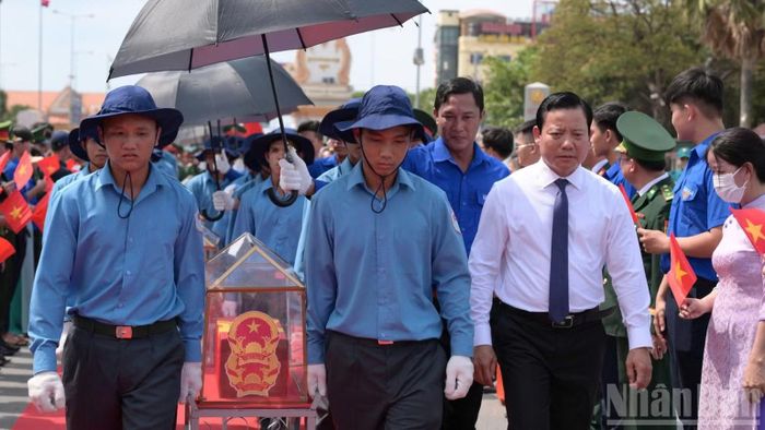 Chiến dịch “500 ngày đêm là nhiệm vụ có ý nghĩa sâu sắc, thể hiện đạo lý uống nước nhớ nguồn”, đồng thời góp phần vun đắp tình đoàn kết, hữu nghị giữa hai dân tộc Việt Nam-Campuchia. (Ảnh: THANH PHONG)