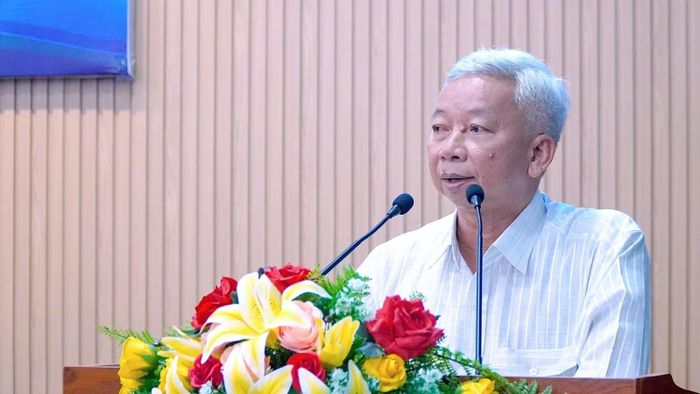 Thạc sĩ Trần Văn Hừng, đến từ Đại học Cần Thơ tham gia ý kiến tại hội thảo. (Ảnh: HOÀN THÀNH)