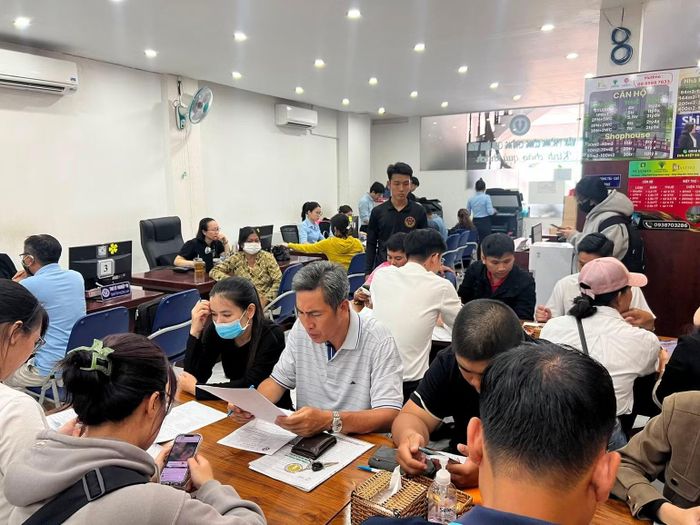 Thành phố đang đẩy mạnh cải cách thủ tục đất đai, rút ngắn thời gian giải quyết hồ sơ cho người dân. (Ảnh: TIỂU BẢO)