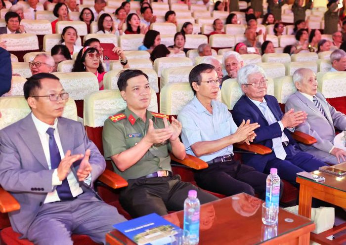 Các đại biểu tham dự lễ kỷ niệm (Ảnh: QUYẾT BÙI)