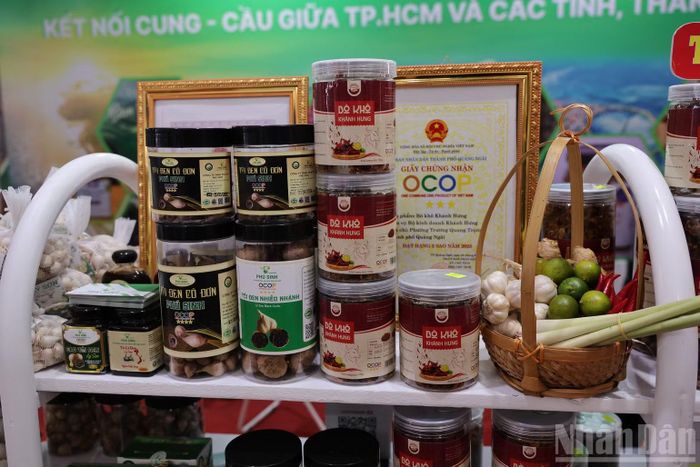 Các sản vật địa phương được chế biến sâu sẽ nâng cao giá trị sản phẩm. (Ảnh: QUANG QUÝ)