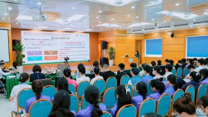 Nhiều kinh nghiệm trong công tác điều dưỡng được các đại biểu trong nước và quốc tế trao đổi, chia sẻ tại hội nghị khoa học. (Ảnh: BVCC)