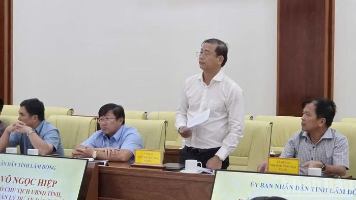 Chủ tịch Ủy ban nhân dân phường Bắc Gia Nghĩa Trịnh Anh báo cáo về vướng mắc trong giải phóng mặt bằng, tái định cư trên địa bàn.