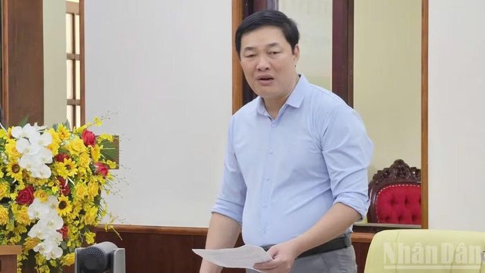 Đại biểu tham dự làm rõ thêm một số nguyên nhân tồn đọng, kéo dài của các dự án có nguồn vốn chuyển tiếp kéo dài từ năm 2025.