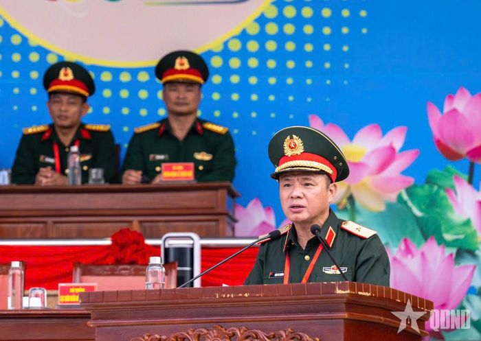 Thiếu tướng Trần Bá Khương, Phó cục trưởng Cục Quân huấn – Nhà trường, Bộ Tổng Tham mưu, Ủy viên Thường trực Ban tổ chức Hội thao Thể thao các học viện, trường sĩ quan, trường đại học năm 2026. Ảnh: VIỆT TRUNG