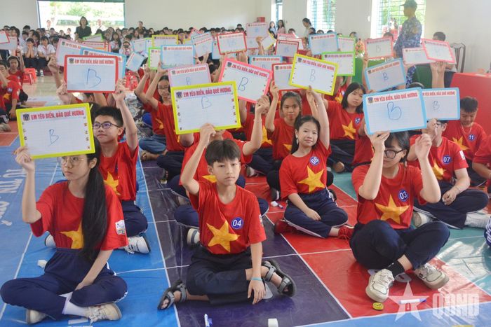 Các thí sinh chọn phương án theo câu hỏi của phần thi.