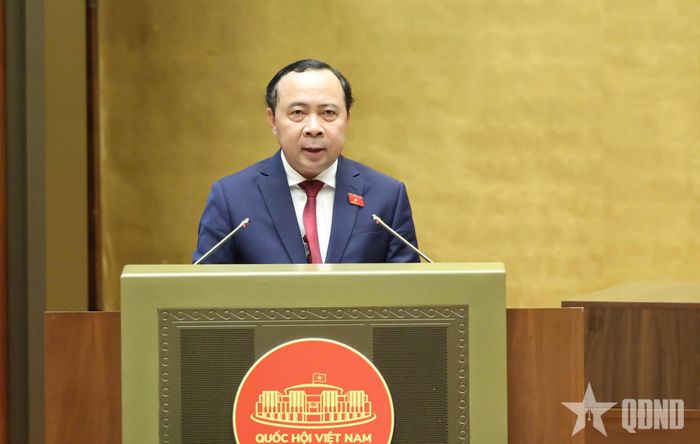 Bộ trưởng Bộ Khoa học và Công nghệ Vũ Hải Quân trình bày tờ trình dự án Luật sửa đổi, bổ sung một số điều của Luật Sở hữu trí tuệ. Ảnh: TRỌNG HẢI