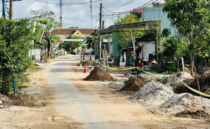 Dự án nâng cấp, mở rộng nền, mặt đường ĐH1.TB, xã Thăng Trường đang chậm tiến độ.