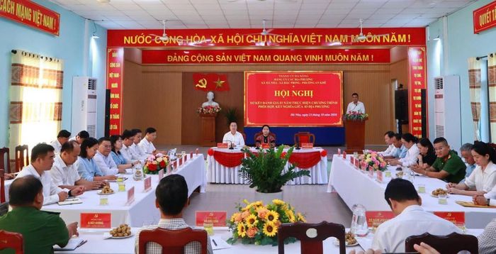 Toàn cảnh hội nghị.