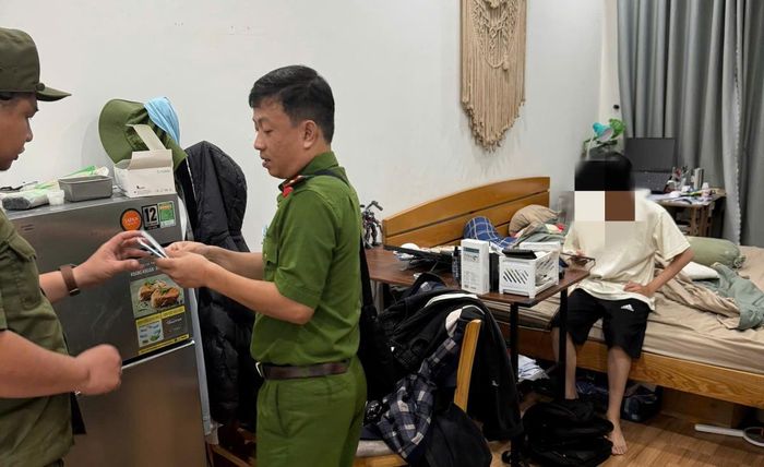 Lực lượng CAP. kiểm tra và thử test nhanh chất ma túy