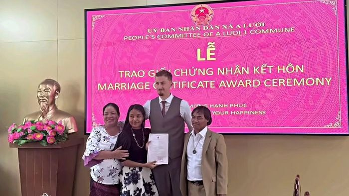 Sau thời gian dài tìm hiểu, cặp đôi quyết định gắn kết bên nhau. Ảnh: NVCC