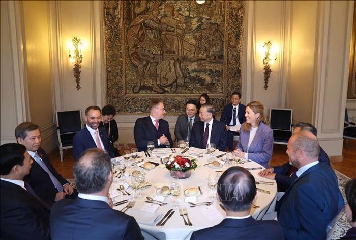  Tổng Bí thư, Chủ tịch nước Tô Lâm và Thủ tướng Bỉ Bart De Wever. Ảnh: TTXVN 