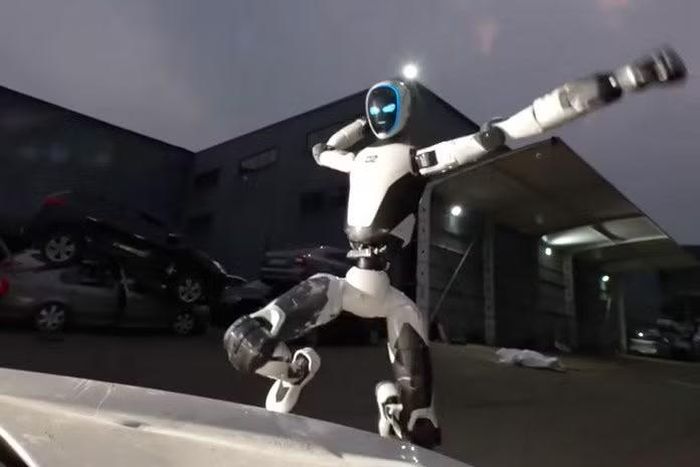 Unitree quảng bá H2-X với khả năng nhảy từ bệ cao 4 m và thời lượng hoạt động khoảng 8 giờ, nhưng chưa công bố đầy đủ thông số kỹ thuật. (Ảnh: root-nation)