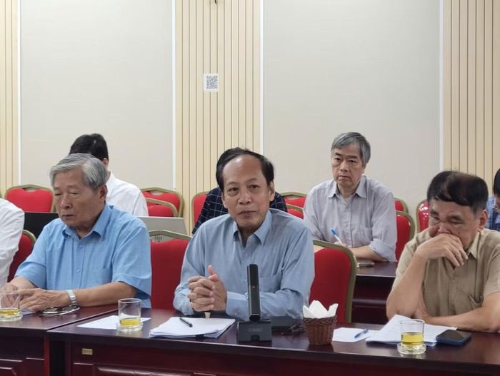 Phó Chủ tịch Tổng hội Địa chất Việt Nam Phạm Ngọc Sơn phát biểu tại hội thảo