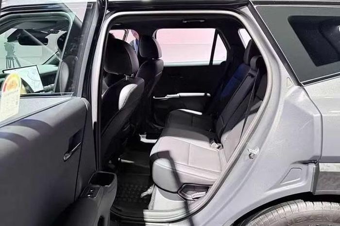 Bên cạnh những thay đổi về vận hành, Hyundai Tucson thế hệ mới còn được nâng cấp mạnh về công nghệ. Nền tảng Pleos Connect hỗ trợ cập nhật phần mềm qua mạng (OTA).