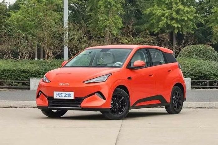 Trong 9 tháng đầu năm 2026, BYD Seagull đạt doanh số toàn cầu 266.000 xe, giảm 33% so với cùng kỳ năm ngoái. Tuy nhiên, mức sụt giảm tại Trung Quốc còn mạnh hơn, lên đến 66%, xuống còn 83.600 xe.