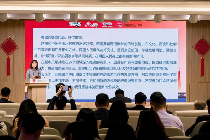 Phó Cục trưởng Cục Du lịch Quốc gia Việt Nam Nguyễn Thị Hoa Mai phát biểu tại chương trình. (Nguồn: Trung tâm Văn hóa Trung Quốc tại Hà Nội)
