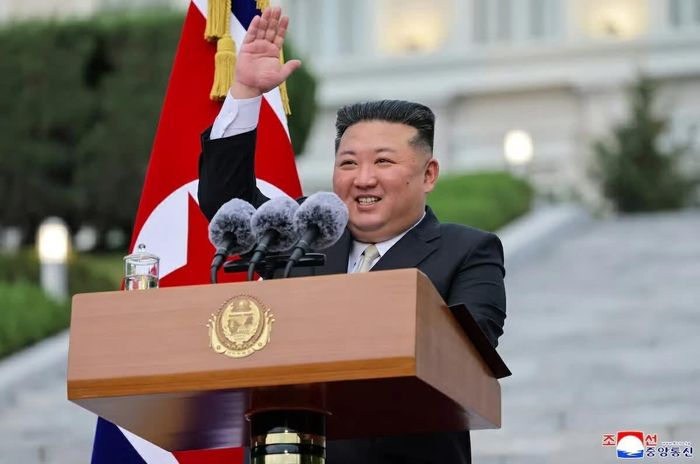 Nhà lãnh đạo Triều Tiên Kim Jong Un phát biểu trong chuyến thăm Đại học Kim Il Sung nhân kỷ niệm 80 năm thành lập trường, ngày 30/9. (Nguồn: KCNA)