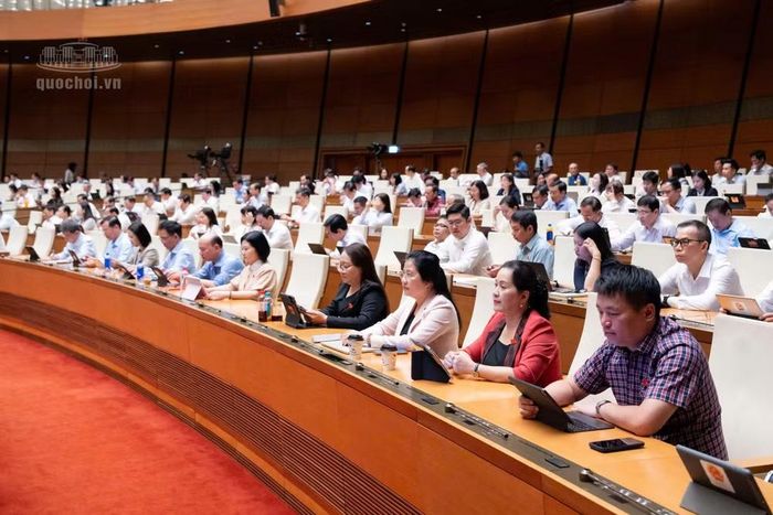 Các đại biểu tham dự phiên họp (ảnh QH).