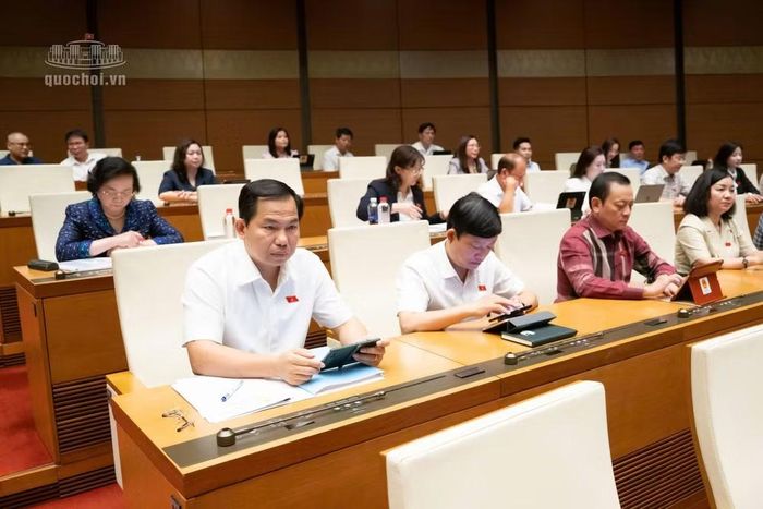 Các đại biểu tham dự phiên họp (ảnh QH).