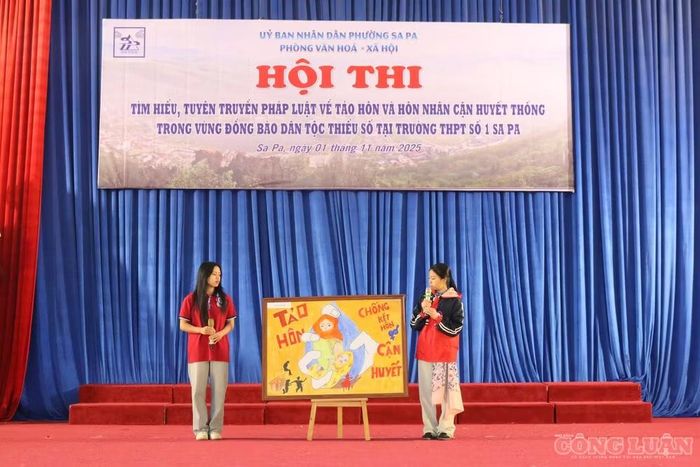 Học sinh tại Sa Pa tham gia Hội thi tìm hiểu, tuyên truyền pháp luật về tảo hôn và hôn nhân cận huyết thống trong vùng đồng bào dân tộc thiểu số.