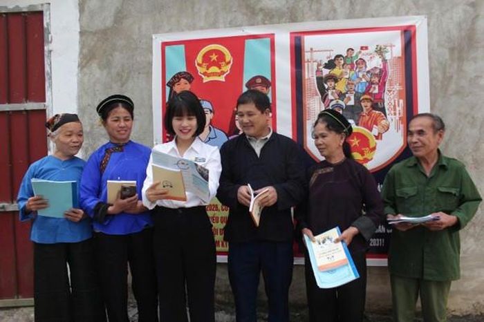 Trung tâm TGPL nhà nước tỉnh Lạng Sơn triển khai những nội dung truyền thông về tiếp cận chính sách TGPL. Ảnh: Cổng thông tin Điện tử Sở Tư pháp Lạng Sơn