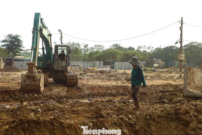 Phần lớn đất đá, phế thải trong phạm vi dự án đã được thu dọn, tạo mặt bằng cho các đơn vị triển khai thi công.