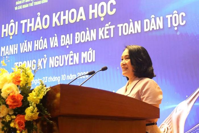  Nhà báo Tạ Bích Loan. Ảnh: T.Đ. 