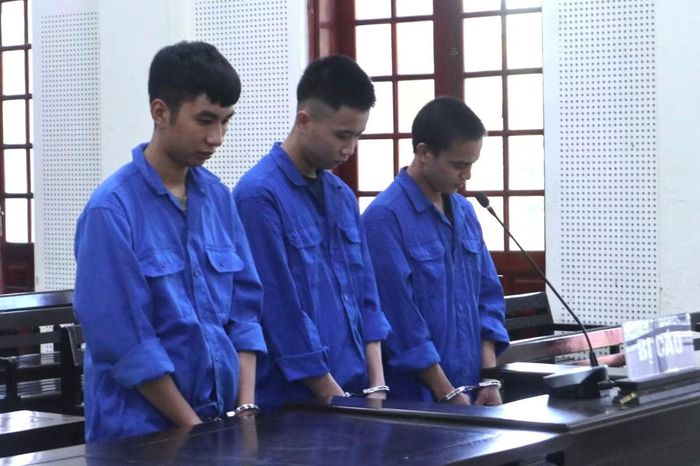 Các bị cáo tại phiên tòa.
