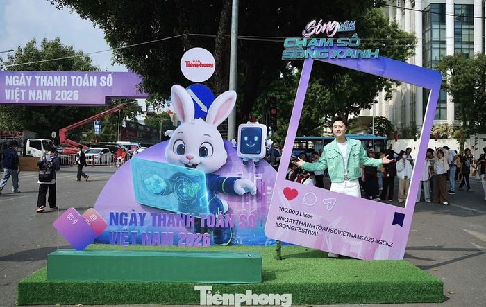 Sóng Festival 2026 diễn ra trong hai ngày 24-25/10 tại phố đi bộ Trần Nhân Tông (Hai Bà Trưng, Hà Nội), với 70 gian hàng và nhiều hoạt động trải nghiệm công nghệ, mua sắm, thanh toán số.