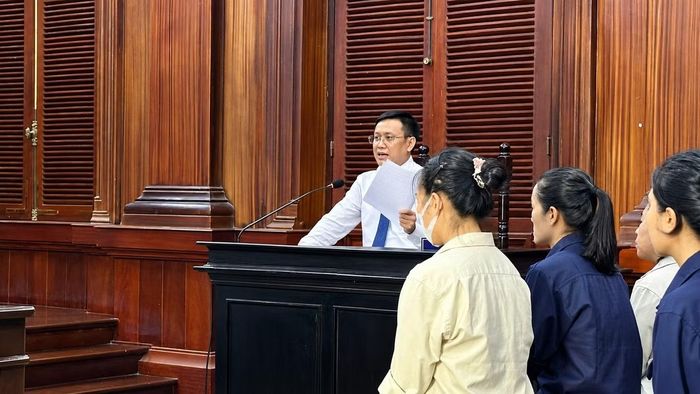 Luật sư Phan Văn Tú – Trưởng Chi nhánh số 2, Công ty Luật TNHH Nhật Bình (Đoàn Luật sư TP.HCM) trong một phiên toà.