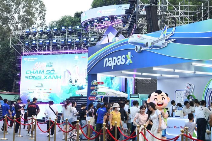 NAPAS đồng hành cùng Báo Tiền Phong từ những mùa đầu tiên của Ngày thẻ Việt Nam, chương trình nay mang tên Ngày Thanh toán số Việt Nam. Ảnh: Như Ý.