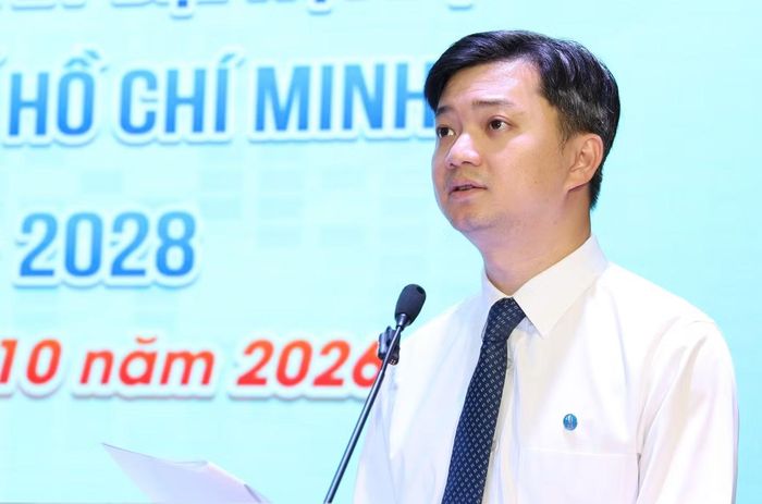 Bí thư Thường trực T.Ư Đoàn, Chủ tịch T.Ư Hội SVVN Nguyễn Minh Triết phát biểu giao nhiệm vụ cho Hội SVVN TPHCM.