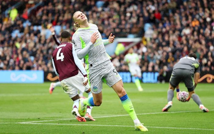 Haaland sẽ gặp nhiều khó khăn ở Villa Park - Ảnh: NYT