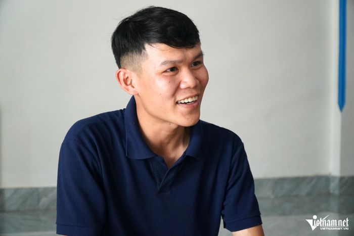 Hà Văn Linh ở lại sống trên mảnh đất quê hương. Ảnh: Lê Dương