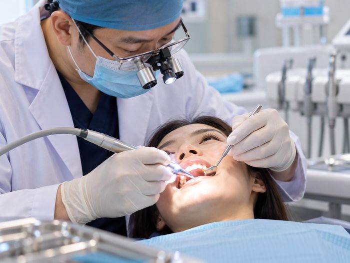 Tùy từng trường hợp chi phí trám răng sẽ được BHYT hỗ trợ. Ảnh: AI