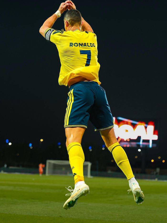 Ronaldo ăn mừng bàn thắng trước Al Faisaly - Ảnh: Al Nassr