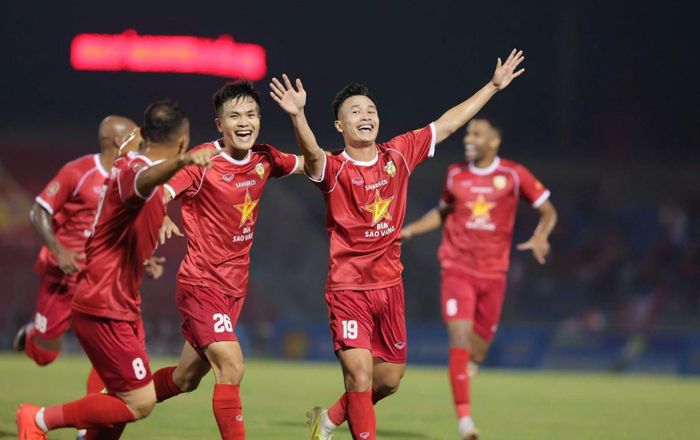 Niềm vui cuối cùng thuộc về chủ nhà - Ảnh: Hồng Lĩnh Hà Tĩnh