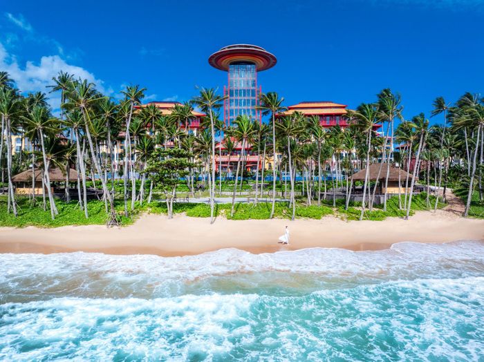 Rixos Phu Quoc Vietnam với kiến trúc lấy cảm hứng từ di sản cung đình Huế, hứa hẹn mang đến những góc check-in đậm chất văn hoá và đầy sáng tạo.