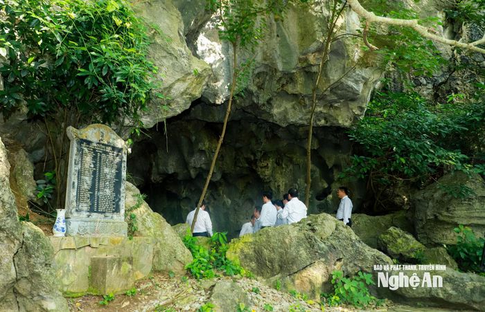 Hang Hỏa Tiễn - nơi ghi dấu sự hy sinh anh dũng của các thanh niên xung phong trong thời kỳ chống Mỹ cứu nước. Ảnh: Thành Duy