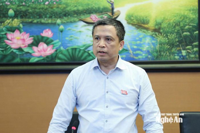 Đại biểu Phạm Phú Bình - Ủy viên chuyên trách Ủy ban Quốc phòng, An ninh và Đối ngoại của Quốc hội phát biểu thảo luận. Ảnh: Việt Anh